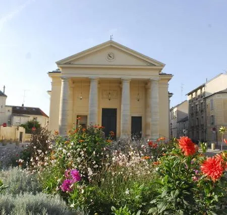 Charme Et Confort Au Coeur De ורסאי
